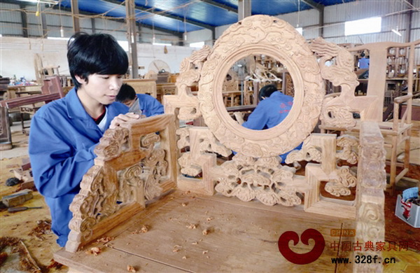 憑祥紅木產(chǎn)業(yè)從單純過境貿(mào)易轉(zhuǎn)為就地加工