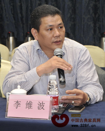 廣州市番禺永華家具有限公司副總經(jīng)理李維波接受記者采訪