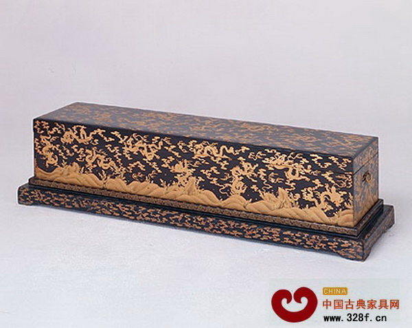 清黑漆地識(shí)文描金長方套箱