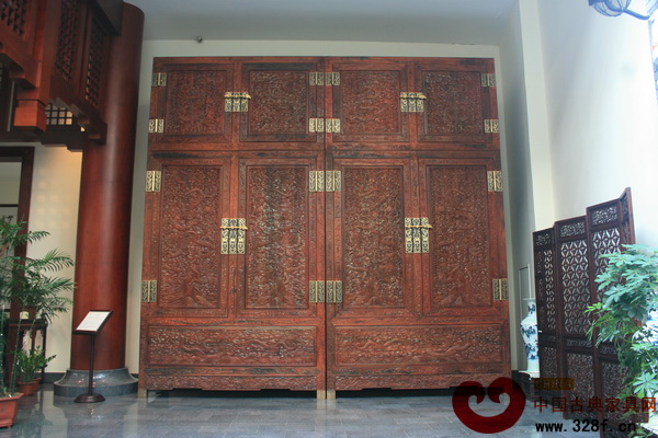 永華家具——中華第一柜(老撾大紅酸枝)