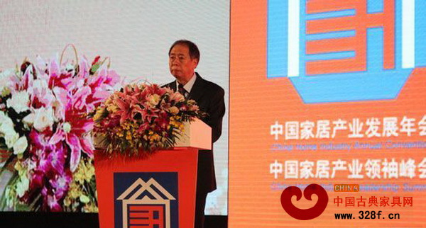 中國家居產(chǎn)業(yè)發(fā)展年會組委會秘書長田萬良致辭