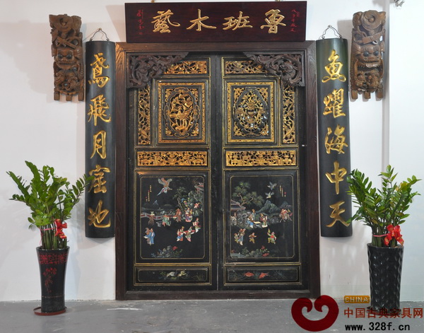 魯班木藝展廳的門亦頗具特色