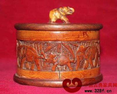 明代象牙鑲黃花梨雕象紋盒