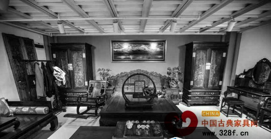 店內(nèi)面積不大，卻按博物館形式還原古典生活場景