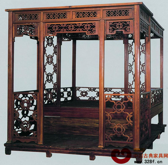 櫸木攢海棠花圍拔步床