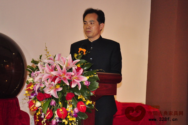 大涌鎮(zhèn)黨委書記黃紅全致辭