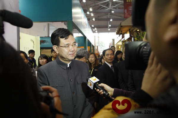 中山市市委書記、市人大常委會(huì)主任薛曉峰希望“中山紅”成為真正意義上的“中國(guó)紅”