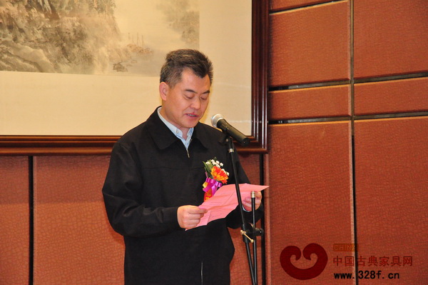 大涌鎮(zhèn)副鎮(zhèn)長(zhǎng)周長(zhǎng)甫在揭牌儀式上講話