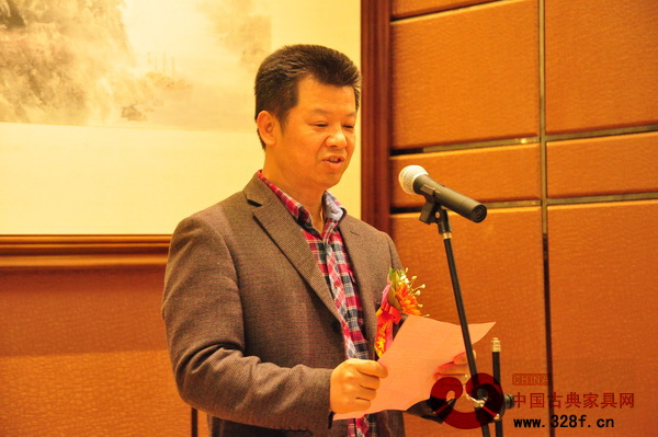 大涌美術(shù)館館長(zhǎng)、和興家具董事長(zhǎng)蕭社和在揭牌儀式上講話