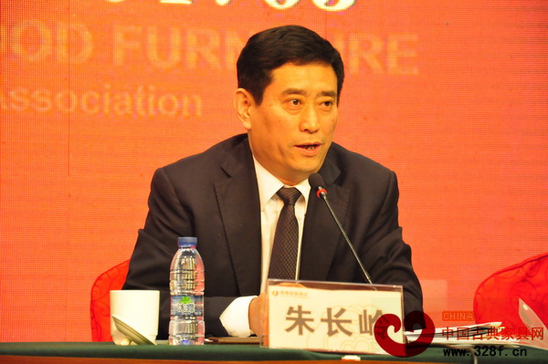 中國家具協(xié)會理事長朱長嶺講話