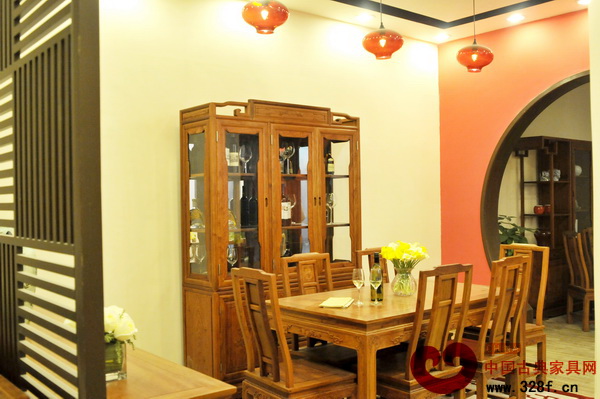 卓木王——《紅木新貴》舒心餐臺和舒心酒柜