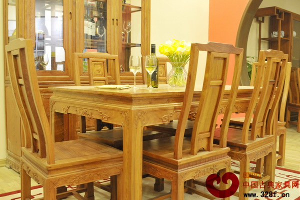 卓木王——《紅木新貴》吉星餐臺