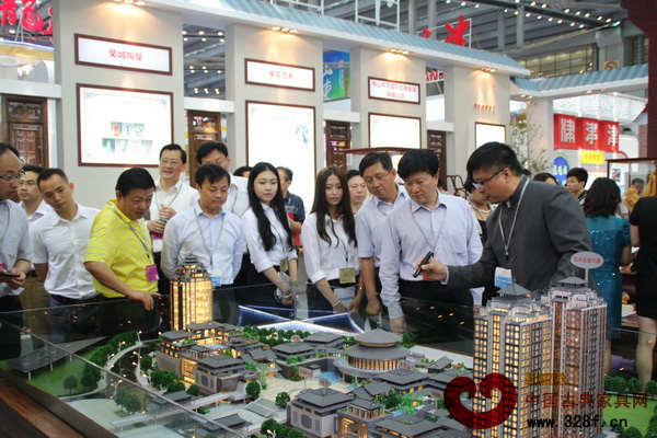 江蘇省徐州市委書記曹新平一行到訪紅博城展館