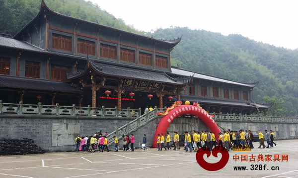 明堂紅木團(tuán)隊(duì)凝聚力特訓(xùn)營(yíng)走進(jìn)武義牛頭山