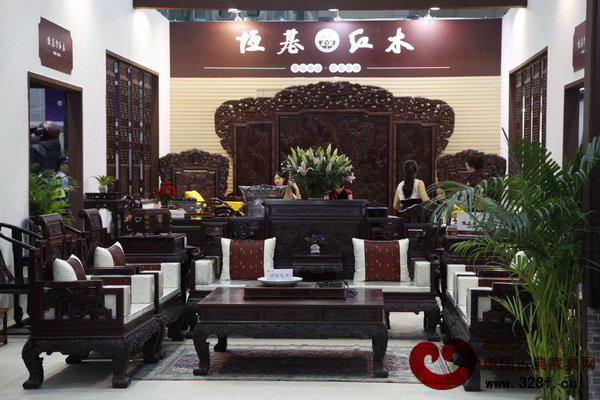 深圳文博會(huì)上,紅木家具企業(yè)齊聚9號(hào)館,帶來(lái)全新文化體驗(yàn)