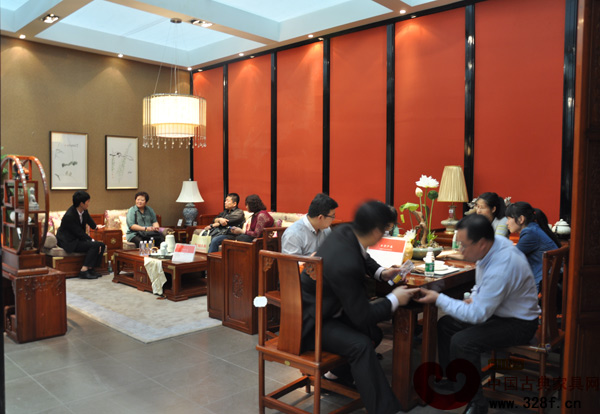 喜愛(ài)瀚晟堂紅木產(chǎn)品的消費(fèi)者及有意向加盟的人很多