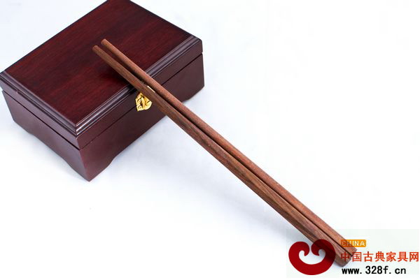 大紅酸枝木筷子,色雅而香