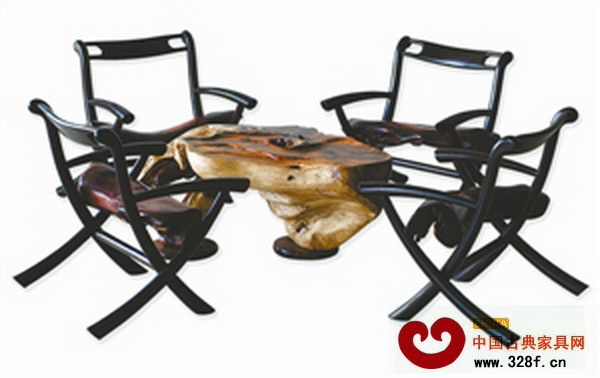 俞萬(wàn)奇設(shè)計(jì)的紫檀家具