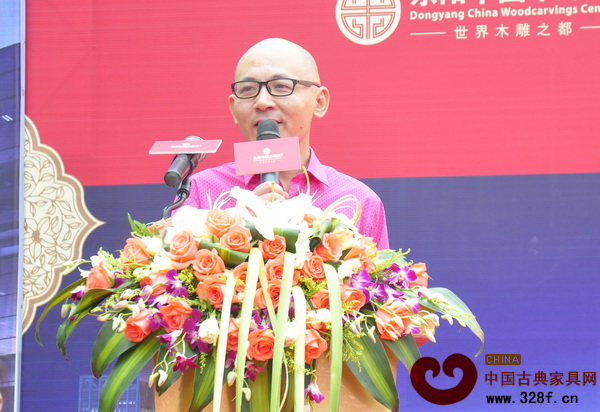 金華電視臺《小馬開講》主持人小馬主持本場活動