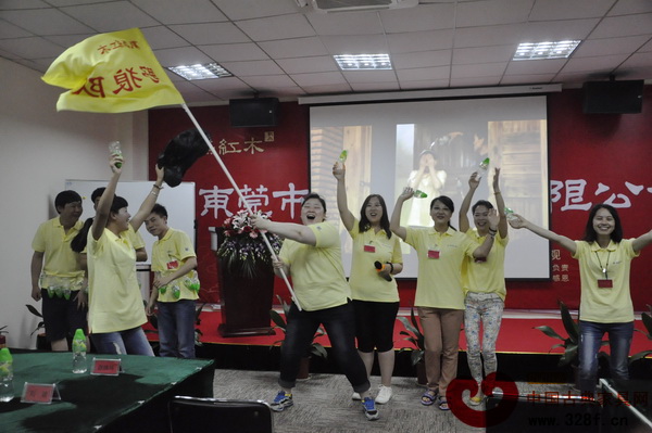 戴為紅木導(dǎo)購團隊風(fēng)采展示