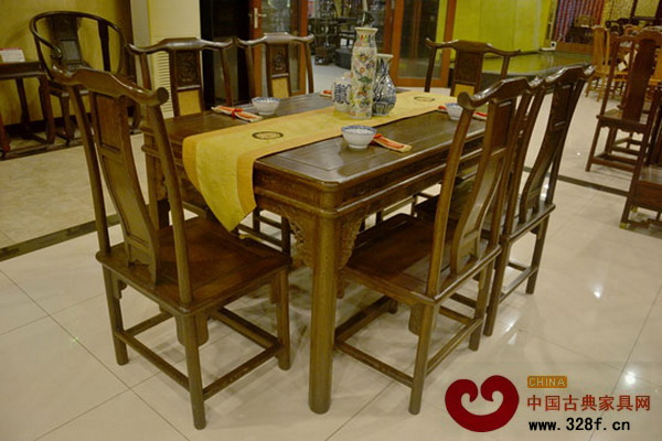 波記家具——雞翅木云龍餐臺