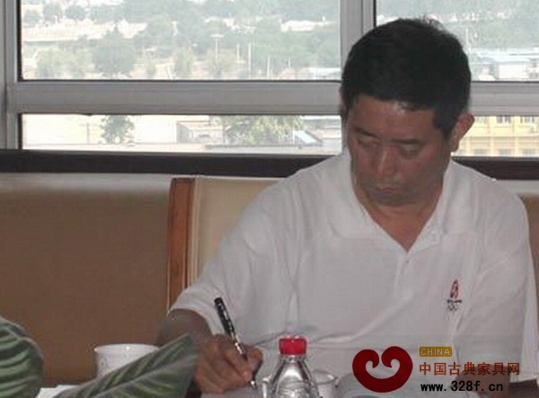 中國家具協(xié)會理事長朱長嶺