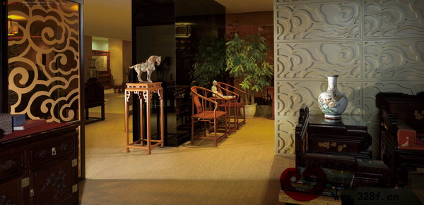 區(qū)氏臻品古鎮(zhèn)總店內(nèi)景一角