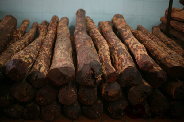 小葉紫檀中料行情低迷