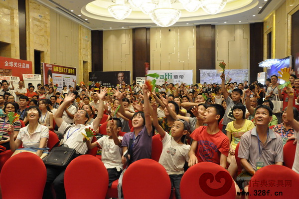 中國首屆綠色家居節(jié)博羅站現(xiàn)場觀眾熱情高漲