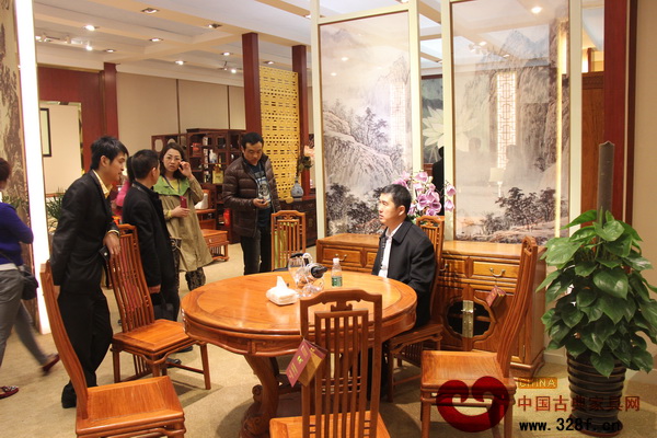 東成紅木天津塘沽專賣店人氣日旺