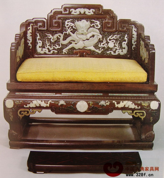 圖十_紫檀嵌玉寶座