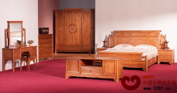 臥室中的斗柜設(shè)計(東成紅木供圖)