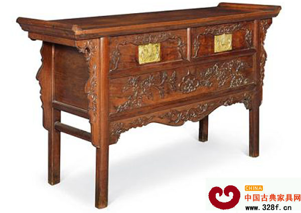 清早期，黃花梨花卉紋帶翹頭聯(lián)二悶戶櫥