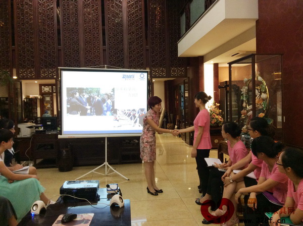 正在進(jìn)行培訓(xùn)的員工