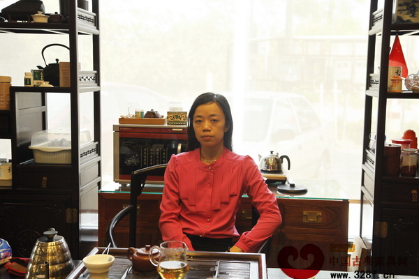 銷(xiāo)售經(jīng)理李艷霞