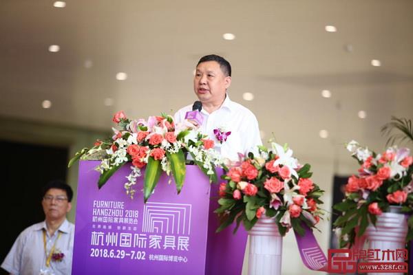 中國(guó)家具協(xié)會(huì)理事長(zhǎng)徐祥楠 中國(guó)家具協(xié)會(huì)理事長(zhǎng)徐祥楠