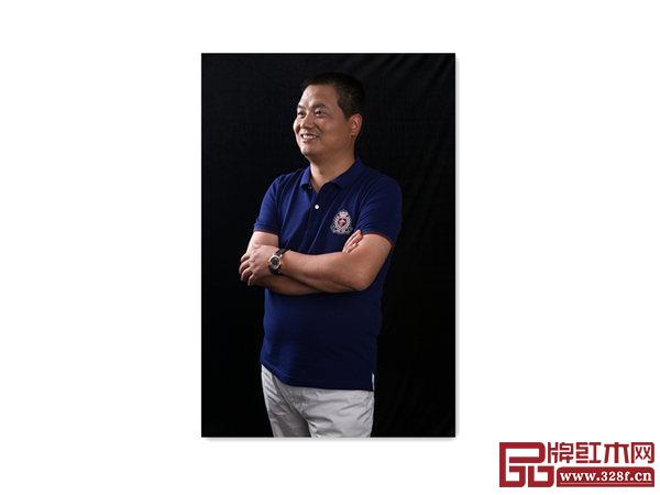 浙江省工藝美術(shù)大師、中信紅木董事長李忠信 浙江省工藝美術(shù)大師、中信紅木董事長李忠信