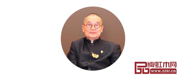 中國新中式文化研究院院長、中國高等教育家具設(shè)計(jì)專業(yè)創(chuàng)始人、全聯(lián)民間文物藝術(shù)品商會藝術(shù)紅木家具專業(yè)委員會專家顧問胡景初 中國新中式文化研究院院長、中國高等教育家具設(shè)計(jì)專業(yè)創(chuàng)始人、全聯(lián)民間文物藝術(shù)品商會藝術(shù)紅木家具專業(yè)委員會專家顧問胡景初