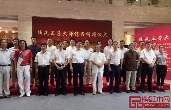 浙江省金華市博物館舉行了“陸光正等大師作品捐贈儀式” 浙江省金華市博物館舉行了“陸光正等大師作品捐贈儀式”