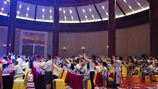 2018中國(中山)新中式紅木家具展開幕式現(xiàn)場人氣爆棚 2018中國(中山)新中式紅木家具展開幕式現(xiàn)場人氣爆棚