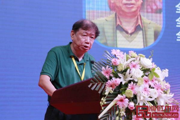 全國(guó)工商聯(lián)第十一屆執(zhí)委、全聯(lián)民間文物藝術(shù)品商會(huì)特邀會(huì)長(zhǎng)、全聯(lián)藝術(shù)紅木家具專業(yè)委員會(huì)會(huì)長(zhǎng)宋建文