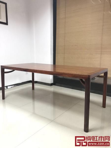 圖10 白酸枝霸王棖圓腿條桌 圖10 白酸枝霸王棖圓腿條桌