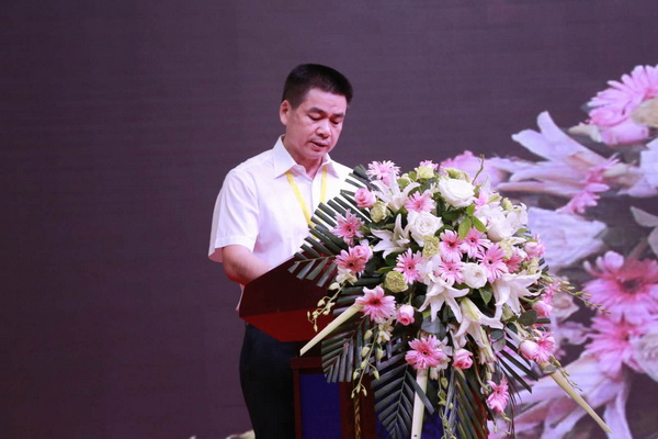 賀修虎：引領(lǐng)新中式紅木潮流，展現(xiàn)大涌品牌新魅力