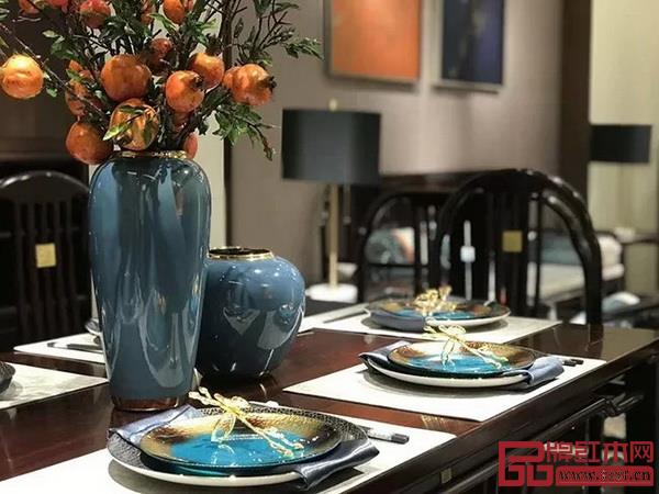  東成·文宋世博園旗艦店內(nèi)景