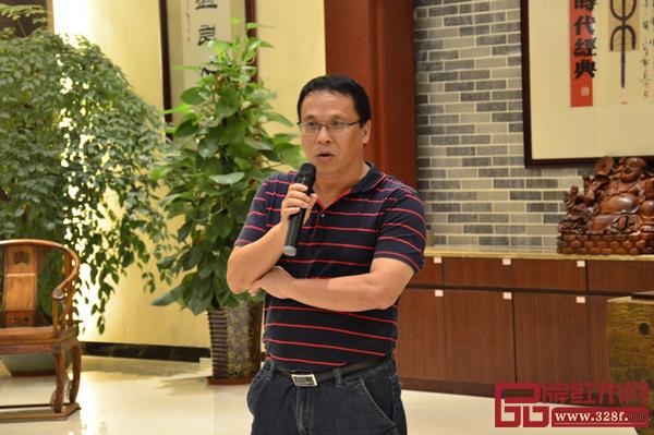 中山市作家協(xié)會(huì)副主席、中山市報(bào)告文學(xué)學(xué)會(huì)主席徐向東致辭 中山市作家協(xié)會(huì)副主席、中山市報(bào)告文學(xué)學(xué)會(huì)主席徐向東致辭