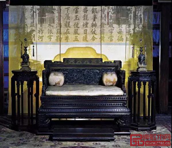 紫檀木嵌碧玉雕龍寶座 紫檀木嵌碧玉雕龍寶座