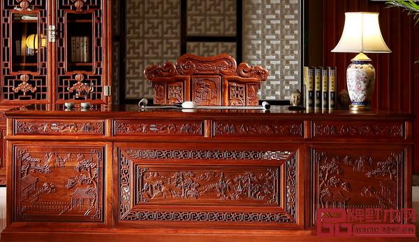 當(dāng)山水浸入紅木家具,更具藝術(shù)性和收藏價(jià)值 當(dāng)山水浸入紅木家具,更具藝術(shù)性和收藏價(jià)值