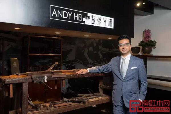  黑國強在研木得益展位