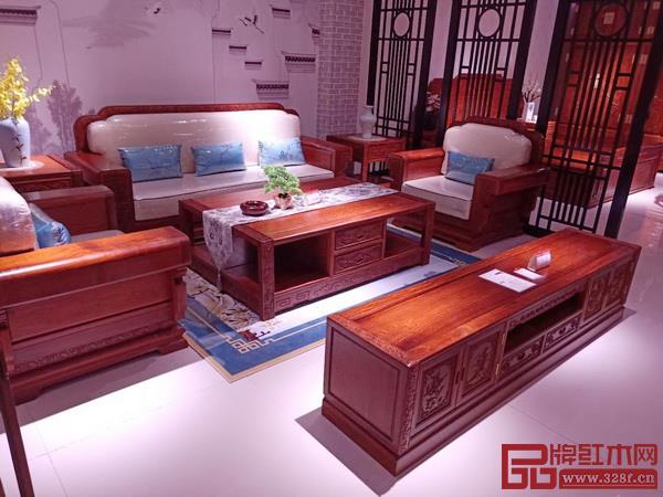 華廈·大不同新開專賣店內(nèi)景