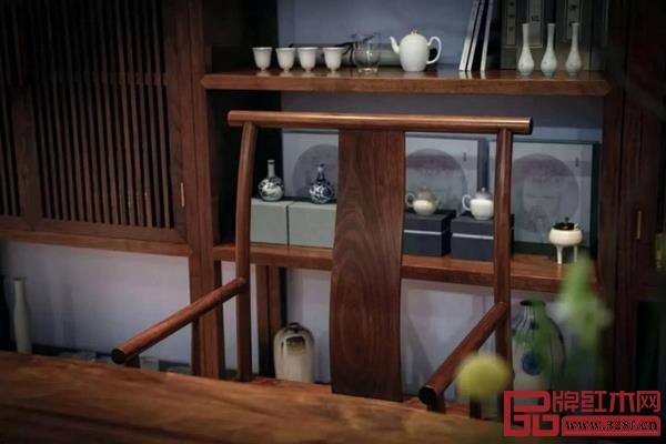 紅木新中式品牌在工藝上更勝一籌，但在品牌營(yíng)銷(xiāo)和推廣方面做得很不夠